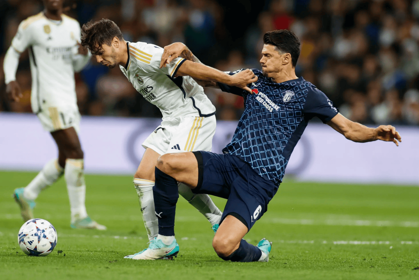 开云app-今晨突围战来临;巴黎圣日耳曼围绕葡超防线松动;管理层满意;数据趋势出现新变化的简单介绍