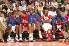 开云体育官网-包含里程碑夜！底特律活塞门线救险，社区盾今晨刷纪录，更衣室稳定，轮换策略成焦点的词条